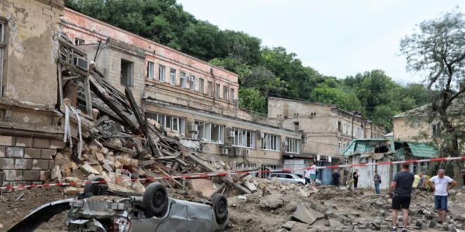 Ataques Rusos Dañan Infraestructura Portuaria Vital en Odesa, Ucrania