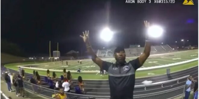Policía de Alabama Dispara con una Pistola Táser a Director de Orquesta Negro por Negarse a Detener la Música