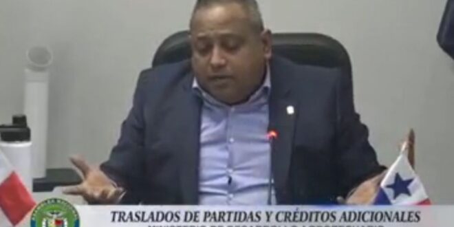 Raúl Pineda le pone el cascabel a Athanasiadis