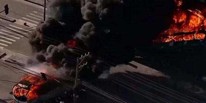 Caos y Violencia en Río de Janeiro: 35 Autobuses Incendiados Después de la Muerte de un Jefe de las Milicias