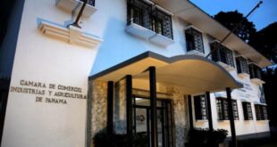 Empresarios en Panamá Abogan por el Derecho al Libre Tránsito en Medio de Protestas Anti-Minería