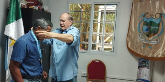 l Honorable Alcalde Eulalio Yanguez Recibe Reconocimiento por su Contribución al Desarrollo del Turismo Rural en Omar Torrijos Herrera, Panamá