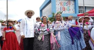 Segundo desfile de Polleras en San Miguelito