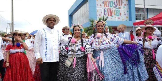 Segundo desfile de Polleras en San Miguelito