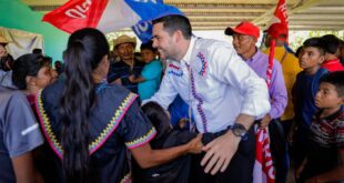 Gaby anuncia Ministerio Indigena ante miles de panameños en la Comarca Ngäbe Buglé
