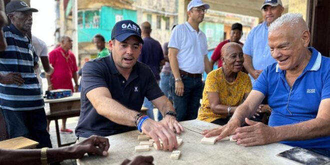 Gaby continua gira: La riqueza de Colón está en su gente