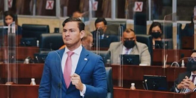 Juan Diego, cuestiona al Tribunal sobre candidaturas Híbridas