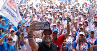 Gaby caminó durante 9 horas, San Felipe, Calidonia, Curundú, Santa Ana y El Chorrillo. La Maquinaria PRD avanza casa a casa