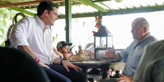 Gaby Carrizo visita al Dirigente histórico Humberto López-Tirone en su casa en Coclesito