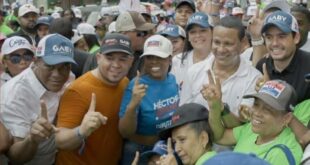 Héctor Brands Junto a Gaby Carrizo recorren Calidonia y Santa Ana