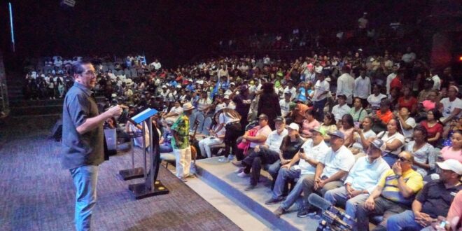 Inversiones y empleos para Colón, es el compromiso de Martín Torrijos
