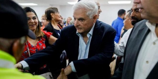 Ordenan retirar la foto de am Martinelli de la boleta de votación