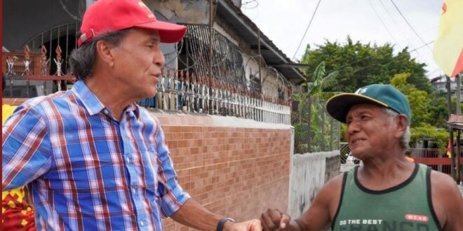 Pancho Alemán recorre San Miguelito puerta a puerta