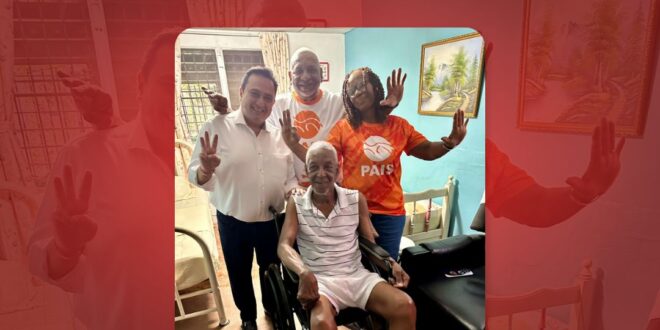 Ricky Alvarado, apoyando antes de llegar