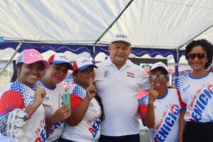 Benicio Robinson prepara la maquinaria PRD en Bocas del Toro