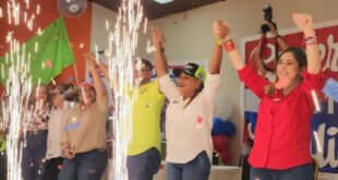 Cenobia Vargas muestra el músculo de las Mujeres PRD junto a Julieta Carrizo