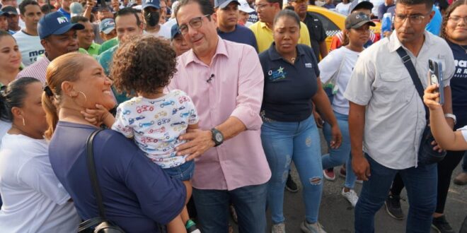 Faltan 30 días para que se vayan los corruptos que nos gobiernan: Martín Torrijos