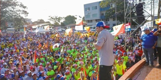 ¿Las Encuestas estarán equivocadas? Gaby Carrizo llena evento en Chorrera