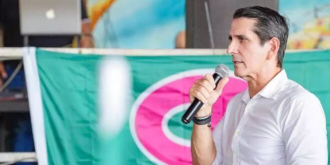 Rómulo Roux reacciona tras admisión de denuncia por uso de imagen de Marta de Martinelli