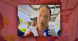 Le pegan al expresidente Varela y le pusieron las piernas de trapo