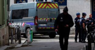 Horror en Francia: Policía abate a hombre armado que intentó incendiar sinagoga