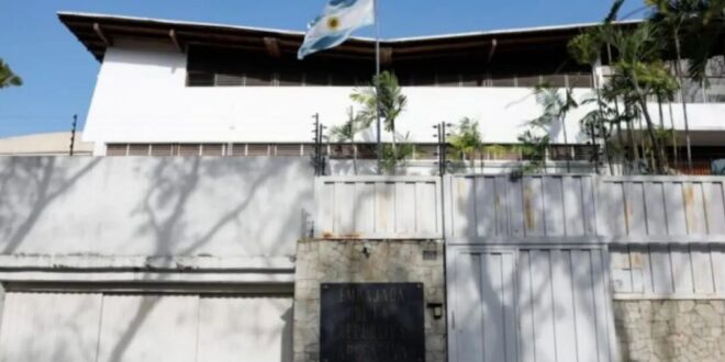 Maduro desafía a la comunidad internacional: niega salvoconductos a opositores refugiados
