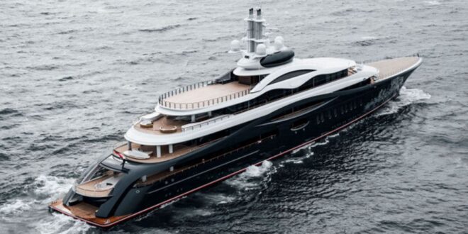 ¡Mark Zuckerberg navega en aguas panameñas con su lujoso yate de $300 millones!