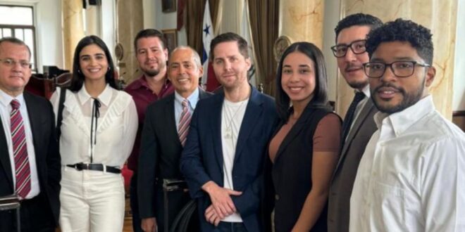 Mayer Mizrachi sigue realizando obras