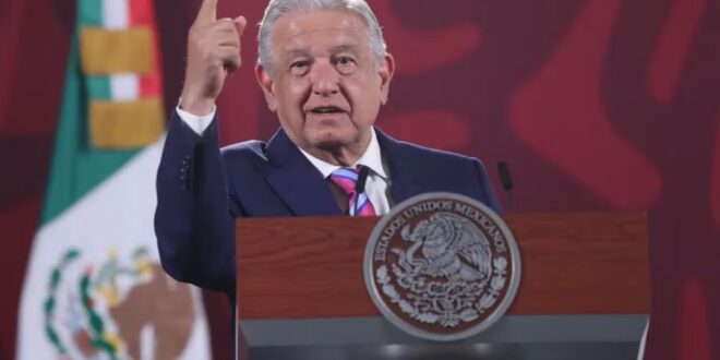 AMLO emite su voto en la jornada que definirá el futuro de México