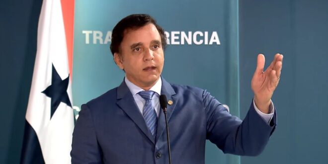 Contralor Solís destaca fortaleza de la economía panameña pese a desafíos