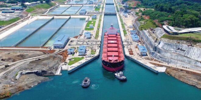El Canal de Panamá Anuncia Incremento en Tránsitos Diarios y Calado