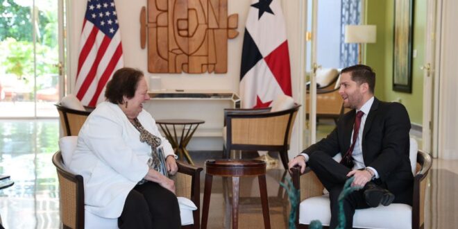 Embajadora de EE.UU. elogia iniciativas de Mayer Mizrachi para mejorar la ciudad de Panamá