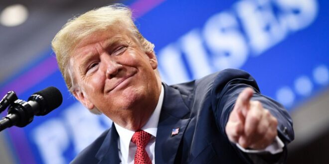 Green Card para todos los Universitarios promete Trump