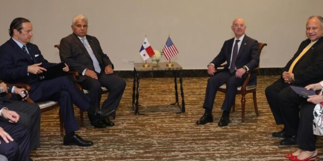 Presidente y Canciller electo mantienen reunión con el Secretario de Seguridad de USA