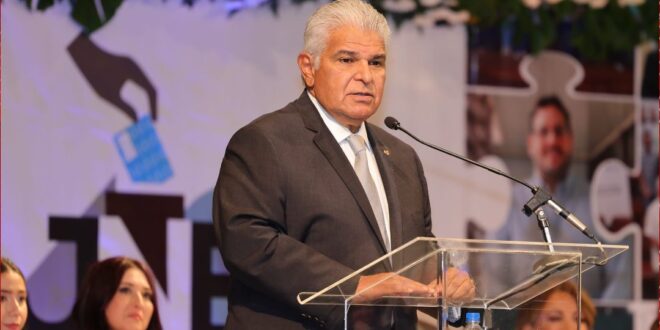 Rey de España y Presidente de Colombia en Panamá
