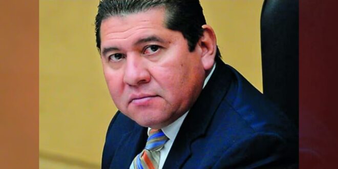 Rubén de León Secretario General del PRD ausente del Partido y del PARLACEN