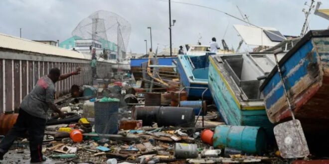 Beryl Toca Tierra en Carriacou: Un Huracán Potencialmente Catastrófico