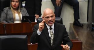 Bloqueo a Diputados que Buscaban Licencia para Litigar