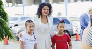 Irma Hernández toma posesión en evento inusual de "Traje"