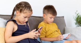 La Edad Recomendada para Dar un Celular a los Niños: ¿Cuál es la Opinión de los Expertos?