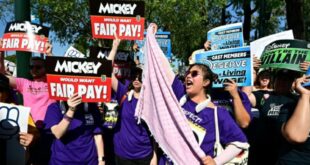 Trabajadores de Disneylandia Protestan por Mejores Salarios y Amenazan con Huelga