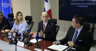 Ajustes Salariales en el Sector Público Ponen Presión sobre el Gasto Estatal, Advierte Ministro Chapman