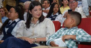 Jackeline Muñoz, acompaña al Presidente en gira por Colón