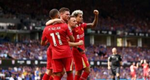 Liverpool inicia la 'era post Klopp' con una victoria contundente y récord de Salah