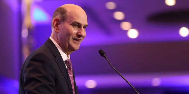 Ministro Chapman Advierte que el Estado Deberá Intervenir para Solventar Déficit en el Sistema de Jubilaciones