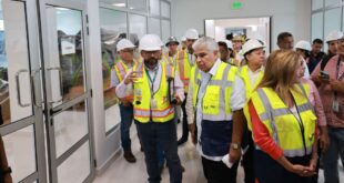 Presidente Mulino inspecciona trabajos de construcción del nuevo hospital de Colón, con 74% de avance