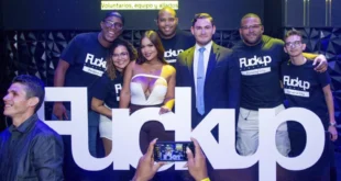 Juan Diego Vásquez, Ubaldo Davis y Gracie Bon contaron sus “cagadas” en el Fuckup Nights Panamá