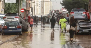 Tormentas Dejan Decenas de Muertos en España; Más Lluvias Agravan la Situación
