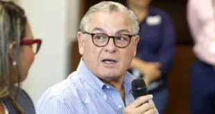 Bolo Flores, calienta motores, busca darle una cara fresca a La Contraloría