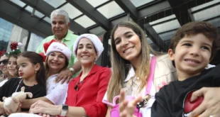 Primera Dama y Ministra de Cultura participan del Desfile Navideño